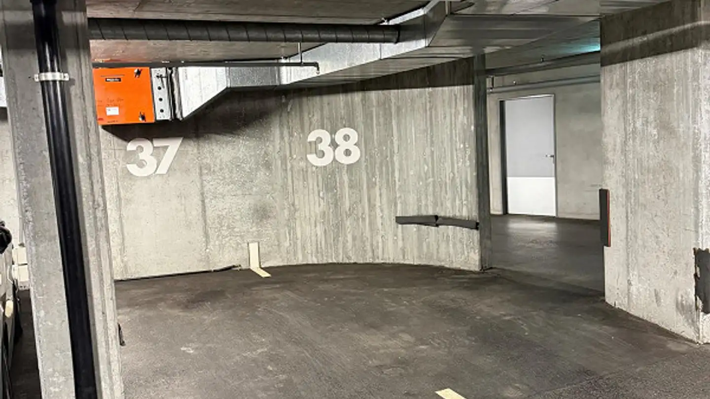 Underground parking space for rent - 7000 Chur