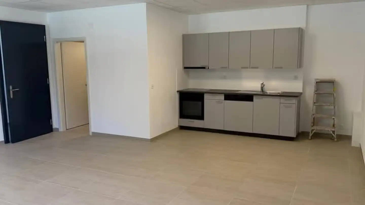 Office space for rent - Zi Les Perris, 1890 St-Maurice - Photo 2