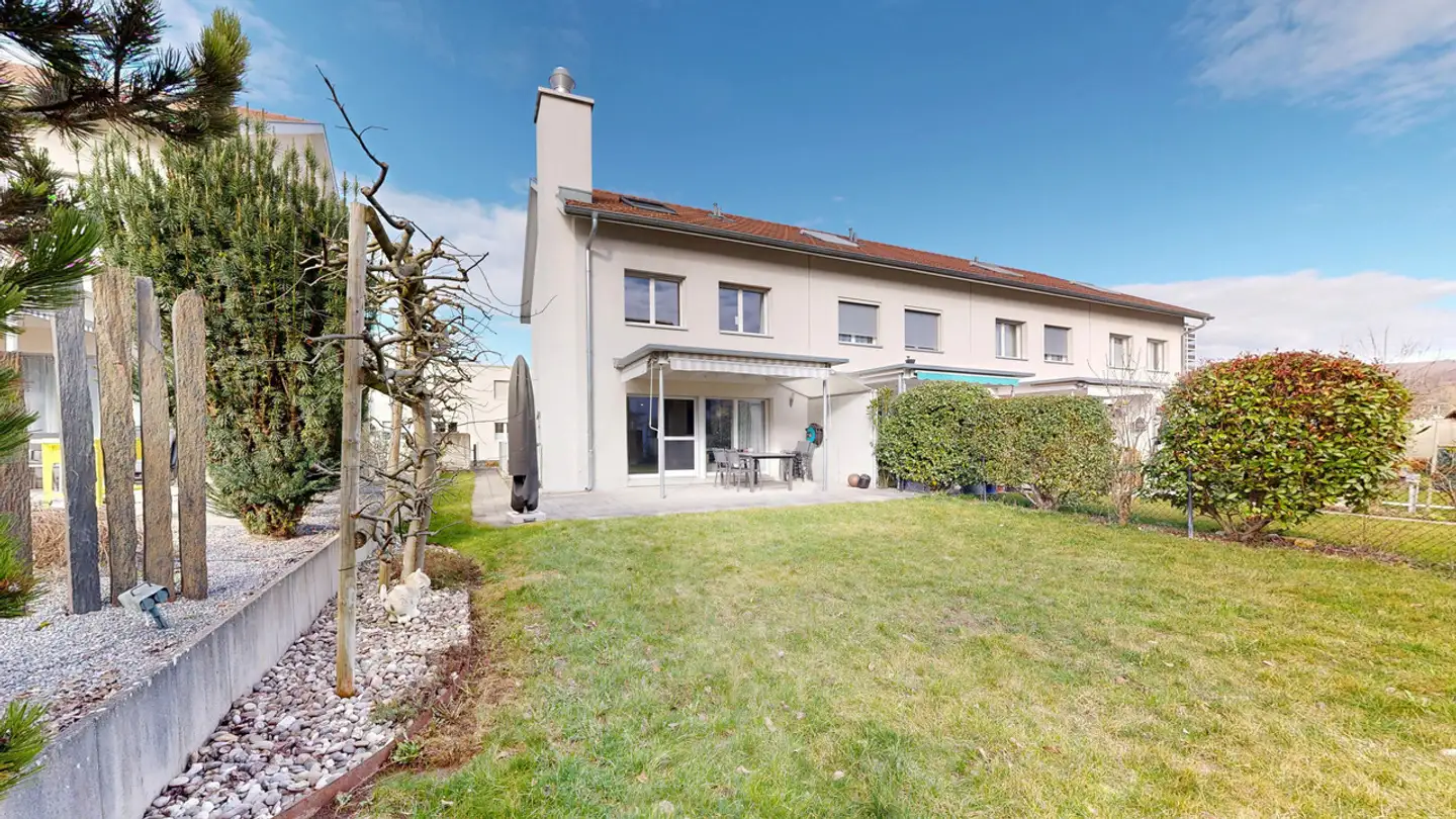 Row house for sale - Fluhstrasse, 4147 Aesch BL - Photo 2