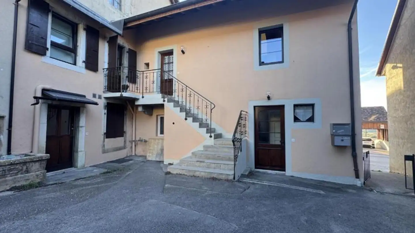Duplex for rent - 1183 Bursins