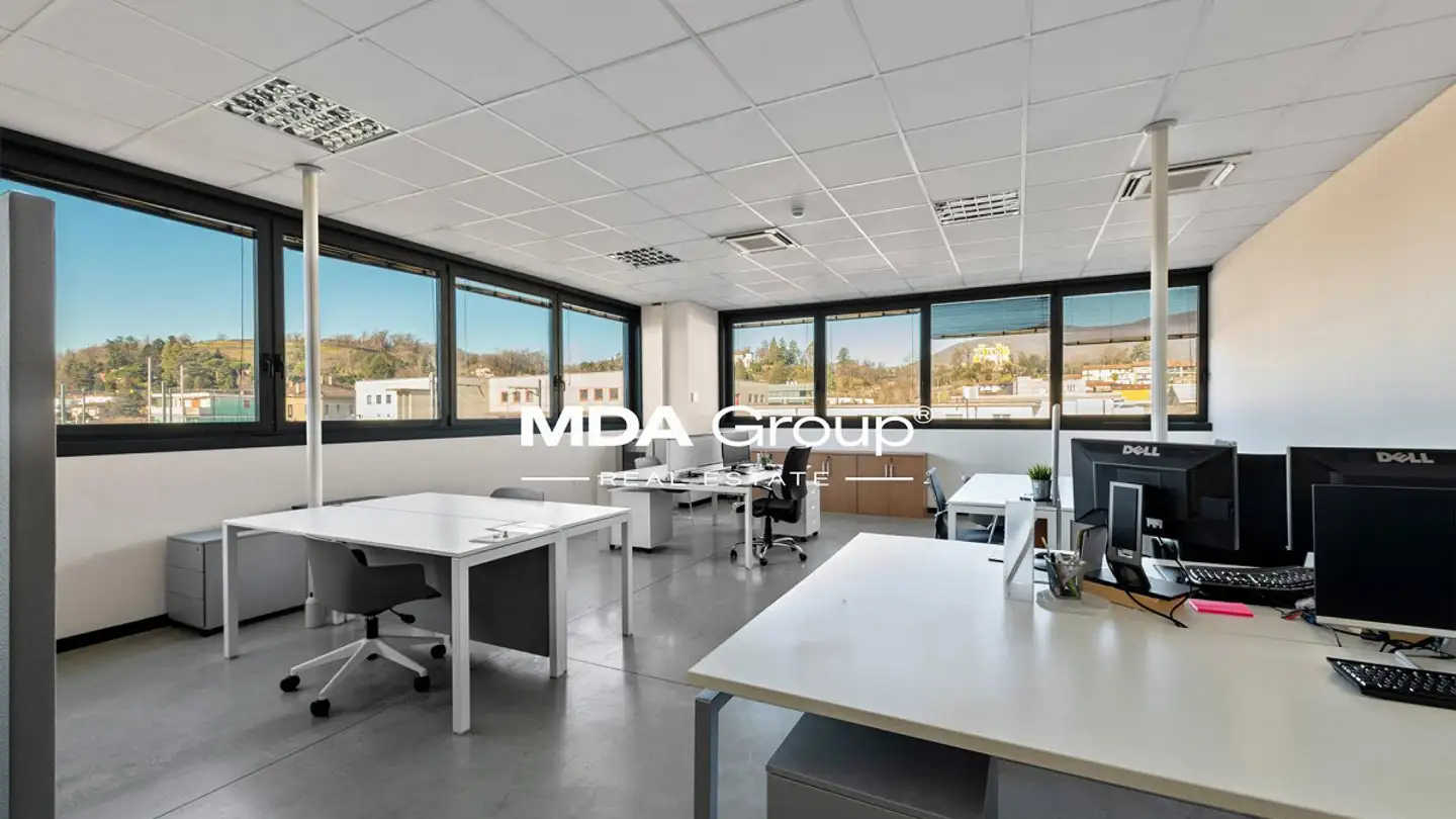Spazio ufficio in affitto - Via Cantonale, 6855 Stabio - Foto 4