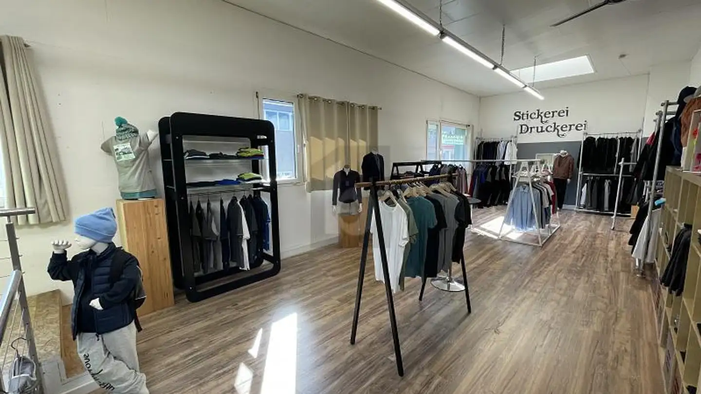 Office space for rent - 8852 Altendorf - Photo 2