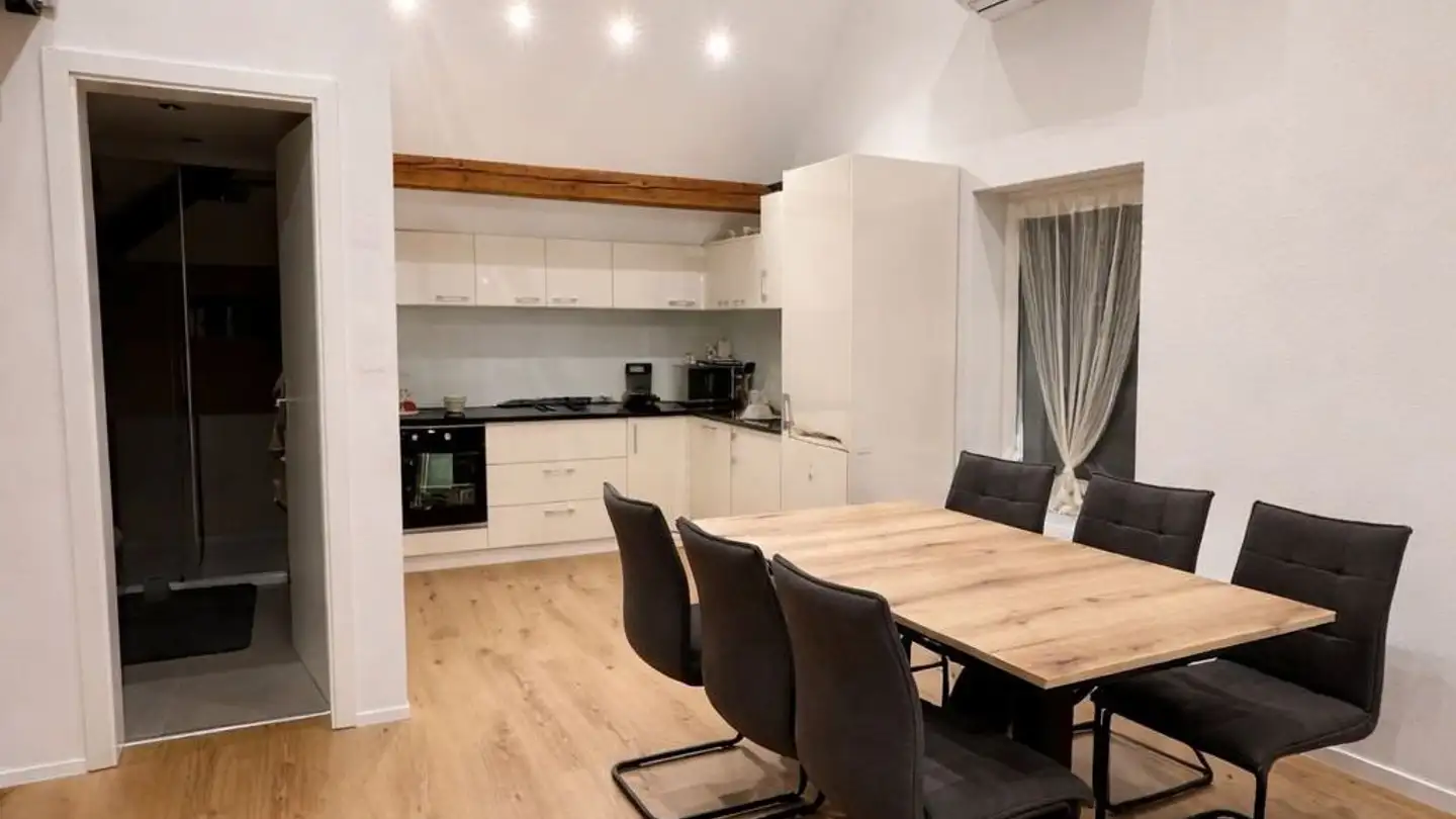 Dachgeschosswohnung mieten - Ammerzwilstrasse 9, 3257 Grossaffoltern - Foto 2