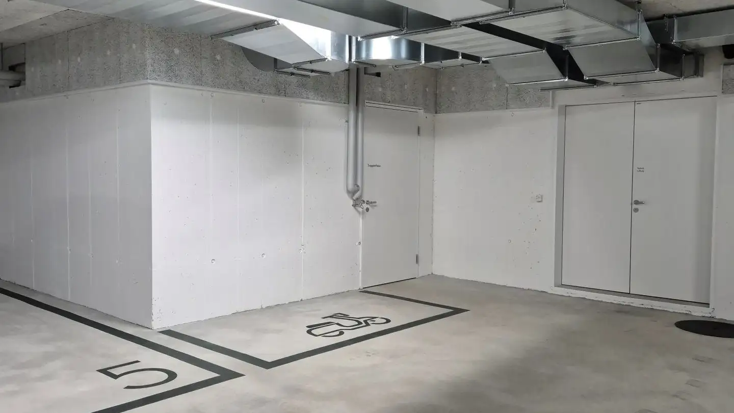 Indoor motorbike parking space for rent - Renggerstrasse 3, 8038 Zürich