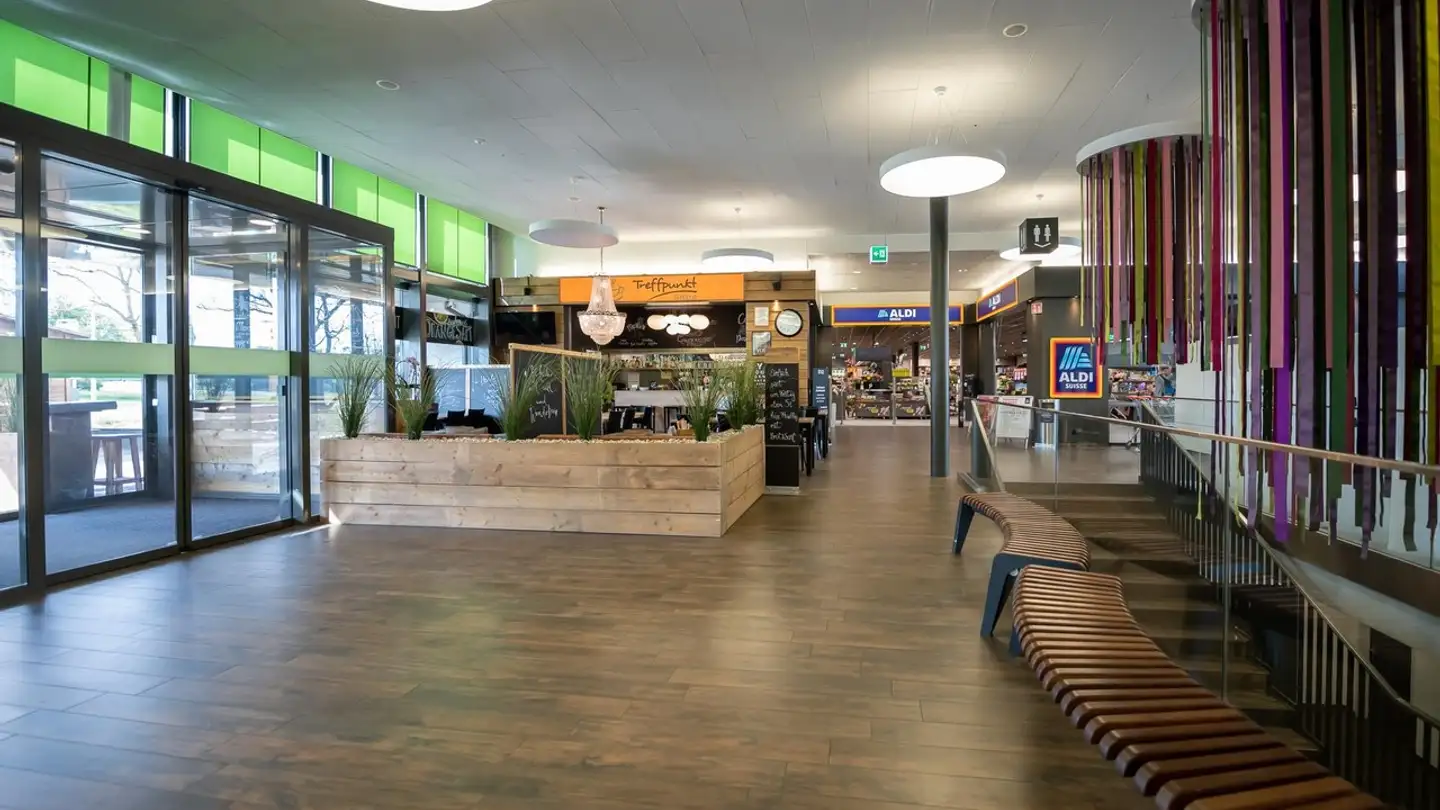 Gewerbe mieten - Neue Aarburgerstrasse, 4852 Rothrist