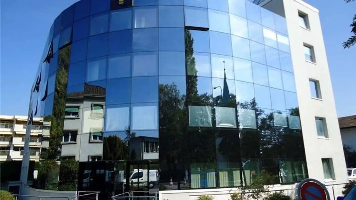 Überdachter Motorradparkplatz mieten - Avenue Charles Ferdinand Ramuz, 1009 Pully