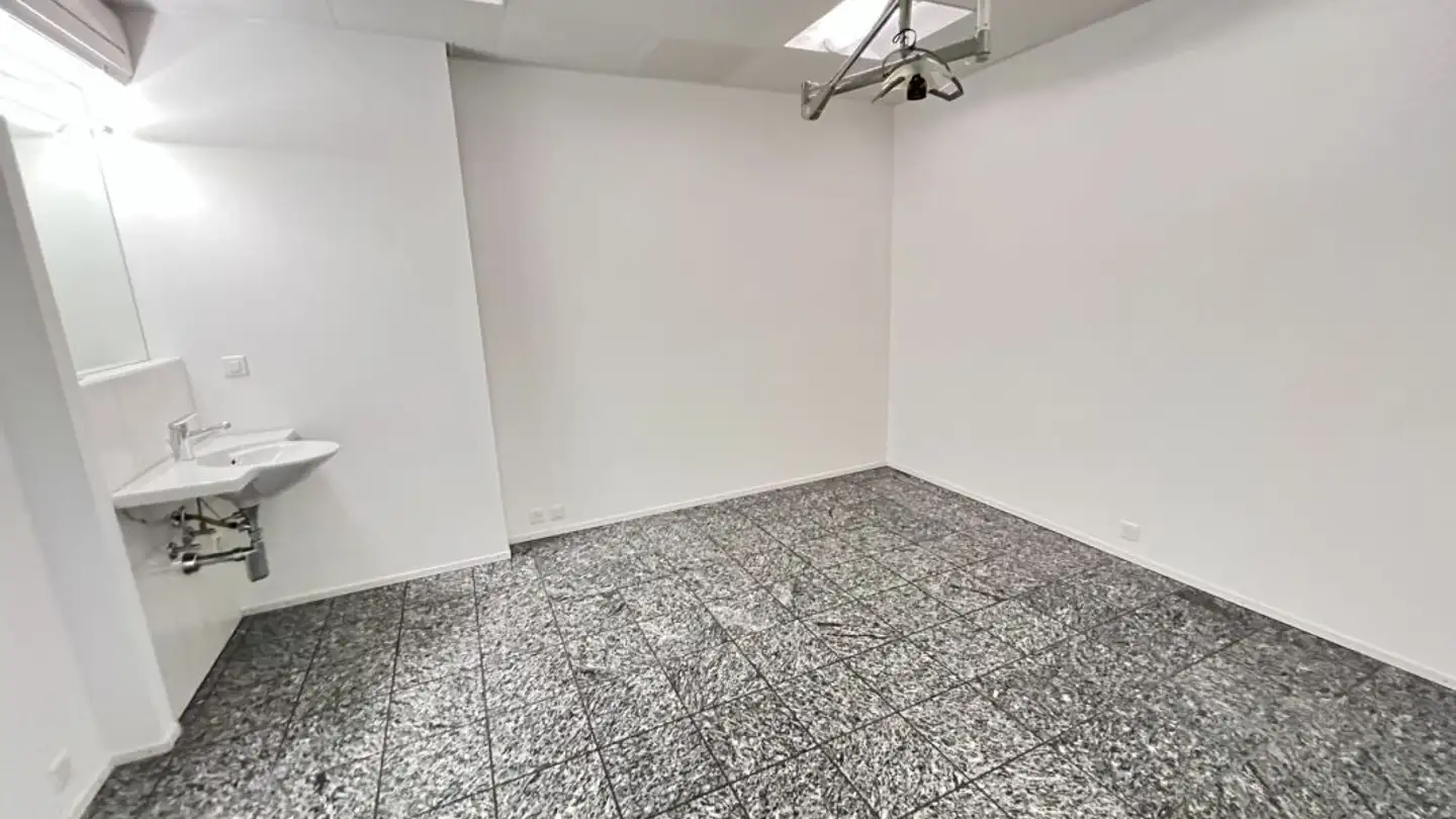 Edificio ad uso misto in vendita - Bahnhofstrasse 5, 4950 Huttwil - Photo 4