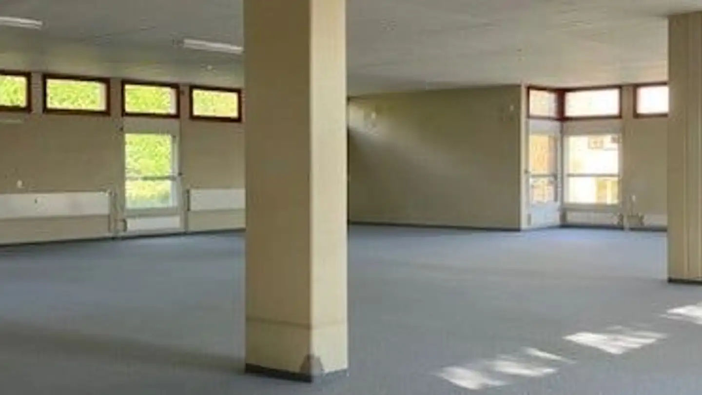 Commercial à louer - Kiesackerstrasse 10, 8304 Wallisellen - Photo 2