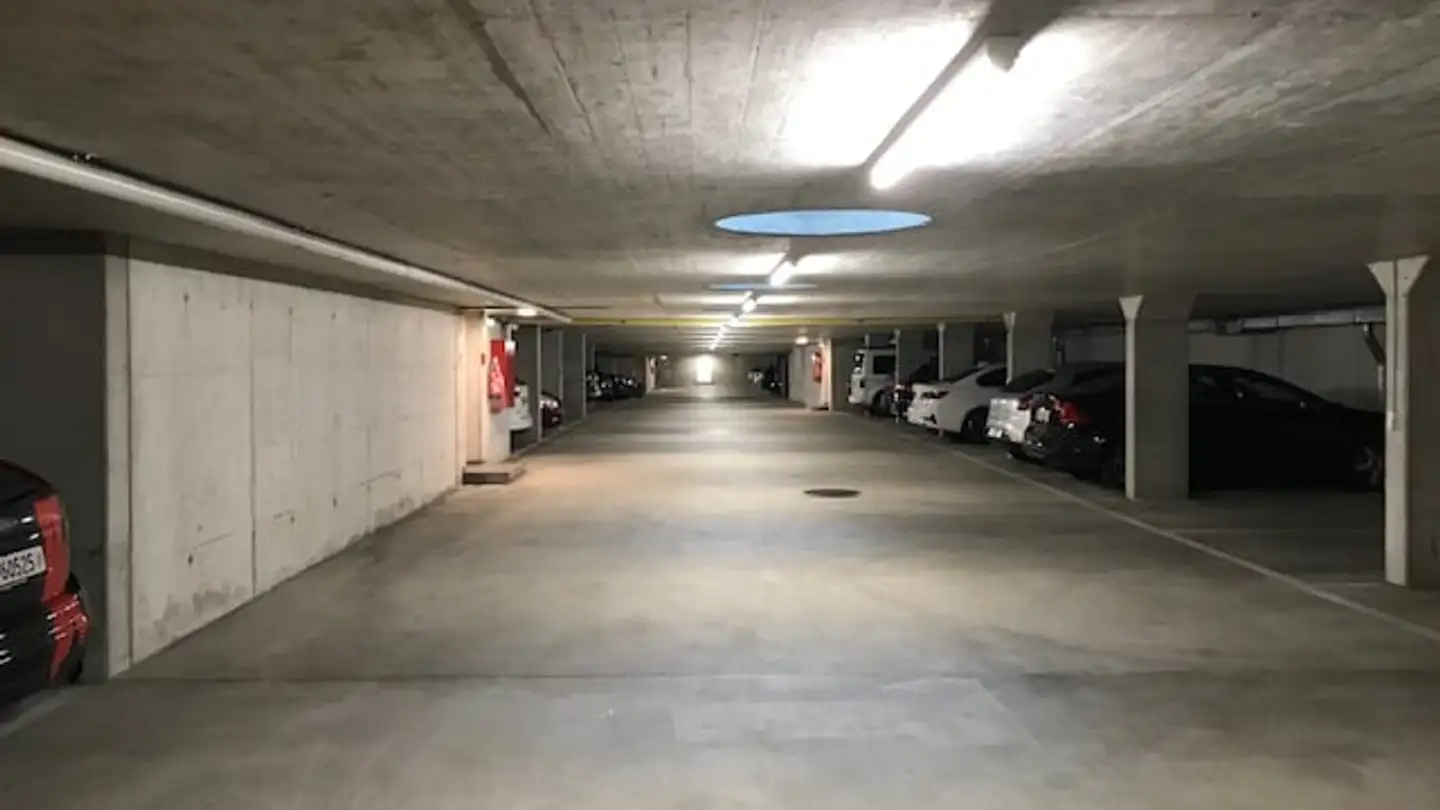 Place de parking souterraine à louer - Hofmattweg 15, 4402 Frenkendorf