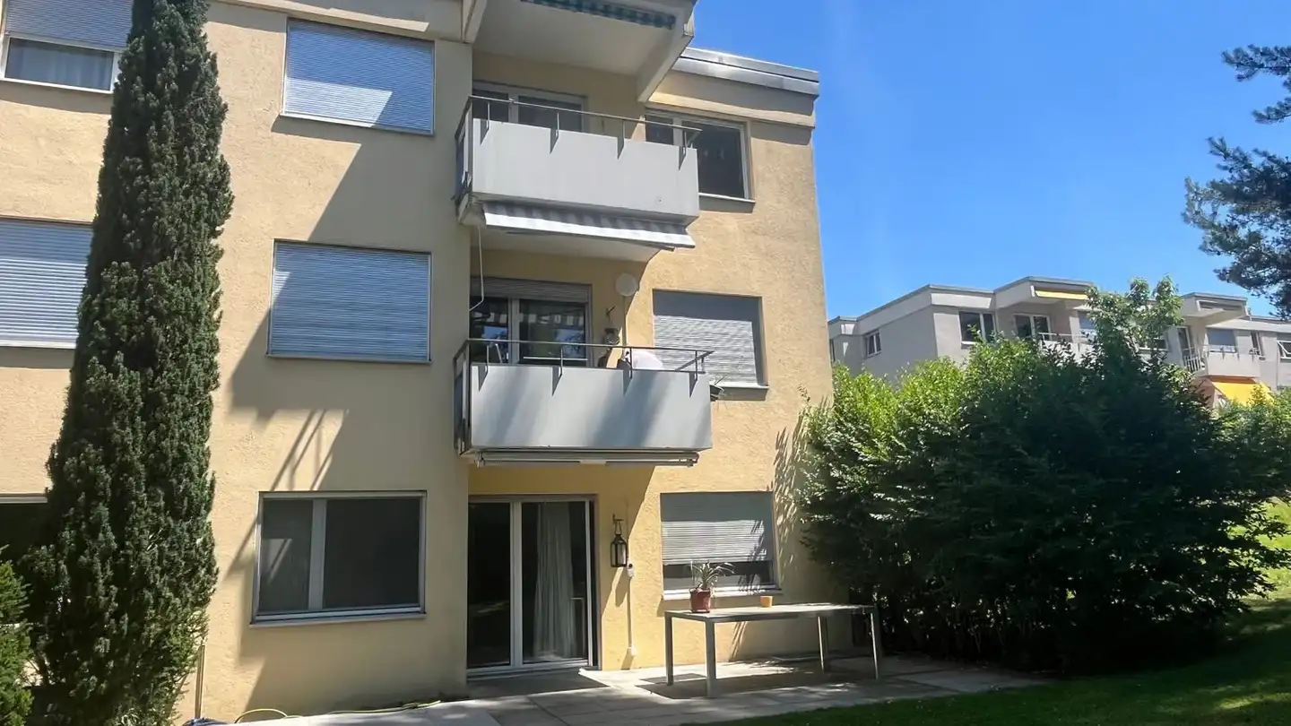 Apartment for rent - 8127 Forch