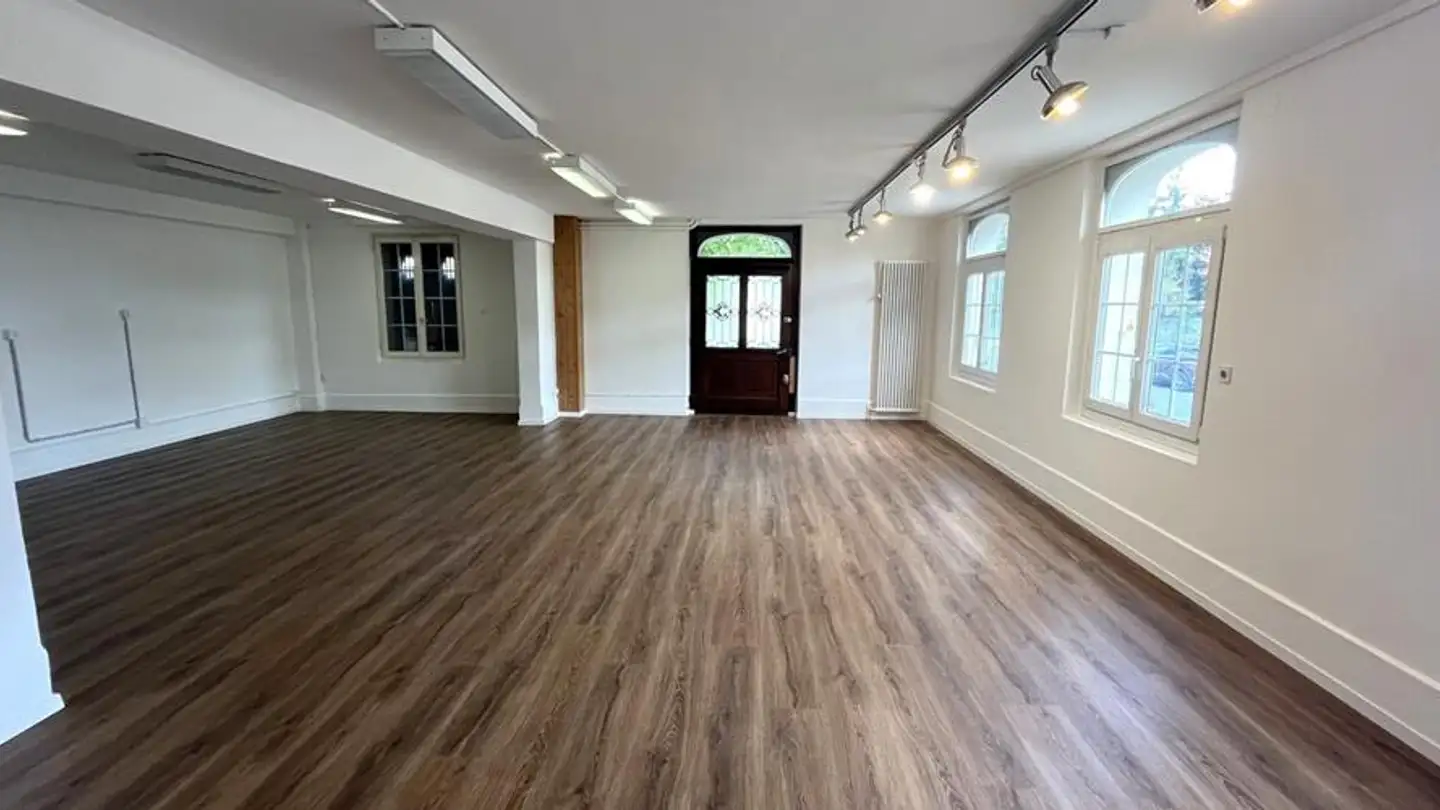 Mixed-use building for rent - Route De Grandcour 37, 1530 Payerne
