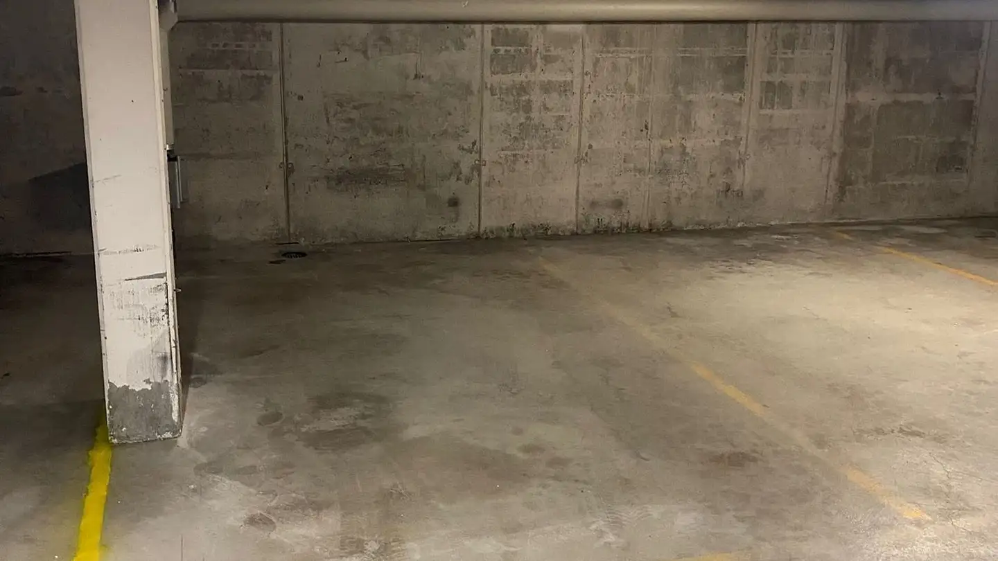 Place de parking souterraine à louer - Zürcherstrasse 72, 8953 Dietikon