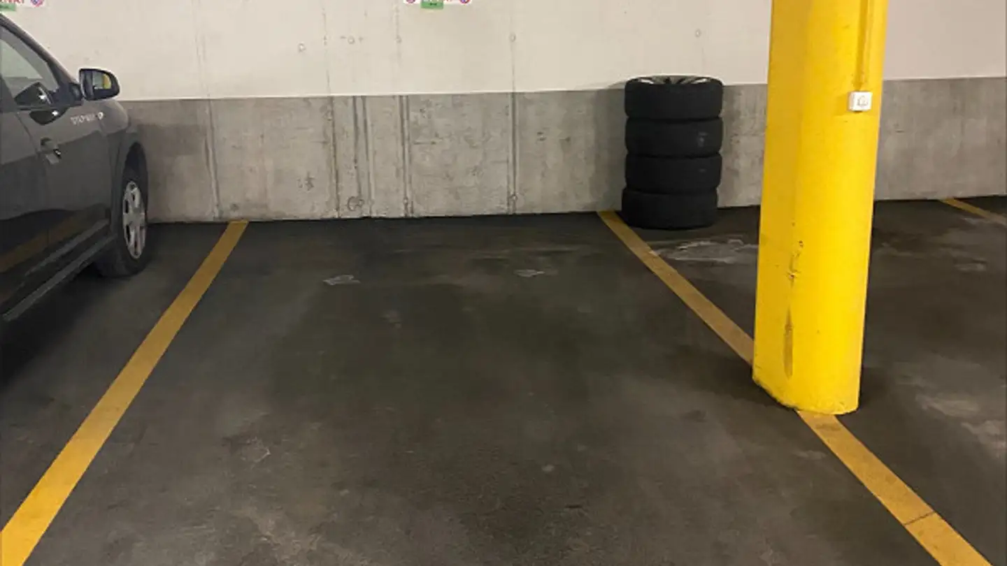 Parcheggio sotterraneo in affitto - Via Scherrat 20, 7013 Domat/Ems
