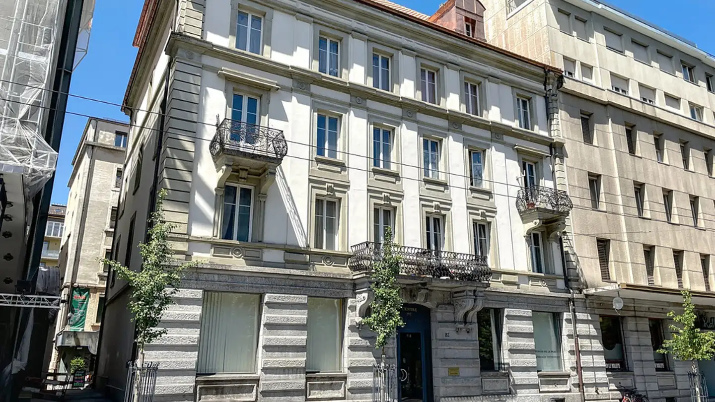 Geschäft mieten - Avenue Léopold-Robert, 2300 La Chaux-de-Fonds