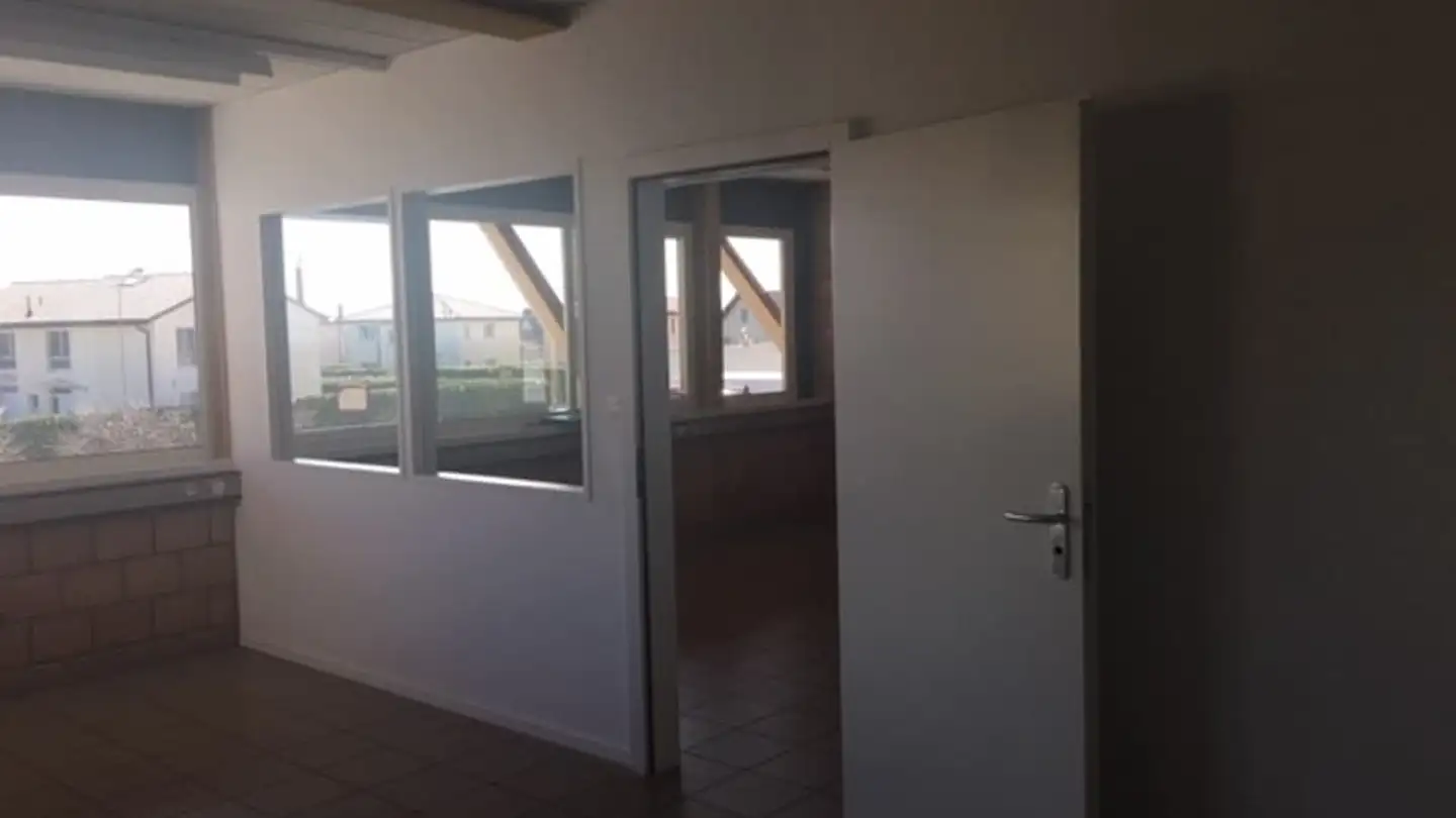 Commercial for rent - Chemin De La Baconnière 49, 2017 Boudry - Photo 2