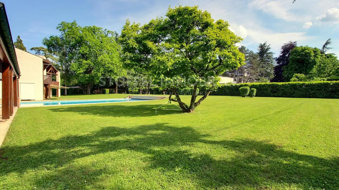 Single house for sale - 1231 Conches