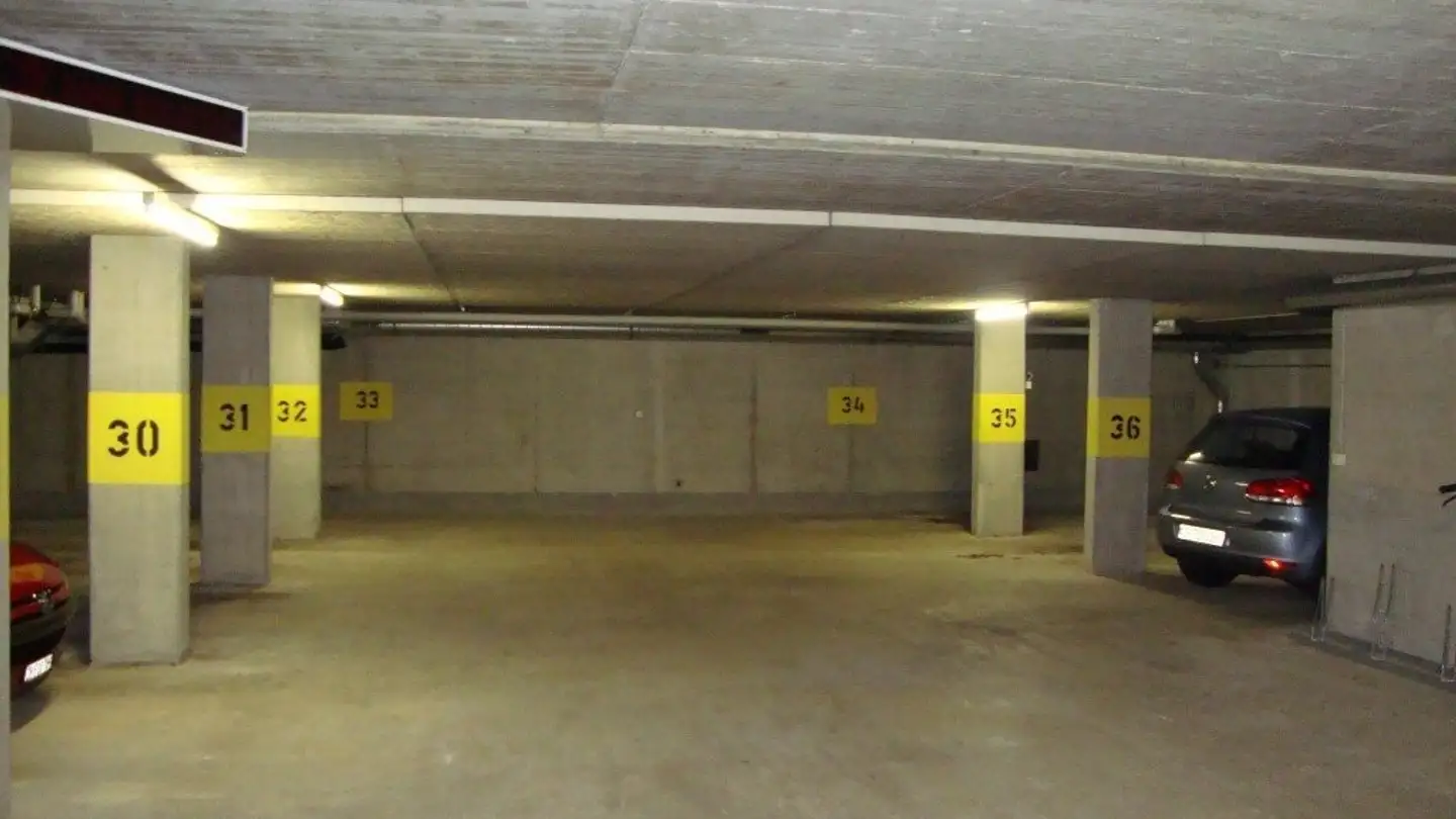 Single garage for rent - Malojaweg 1, 8048 Zürich