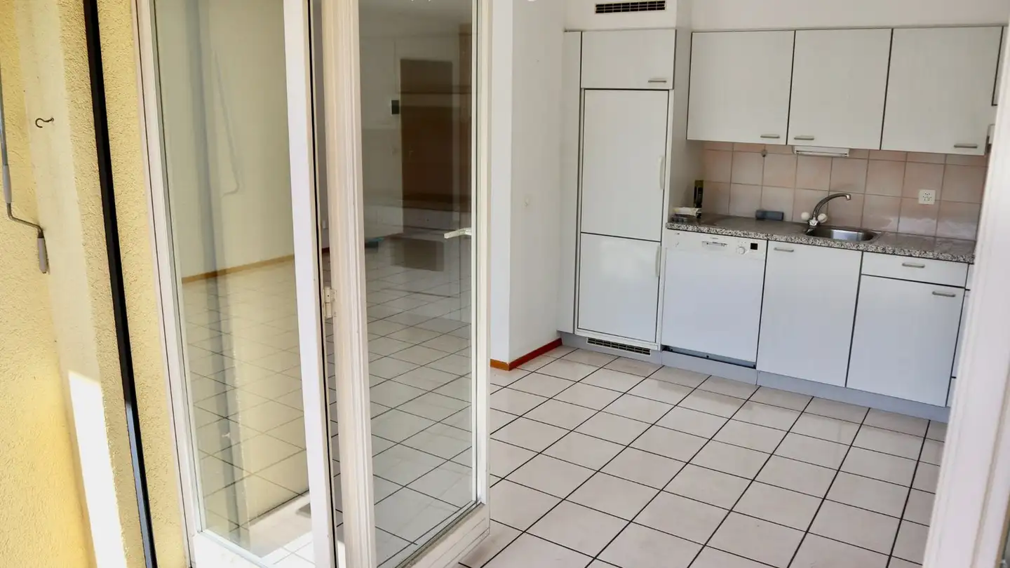 Apartment for rent - Via Dei Salici 8, 6592 S. Antonino - Photo 2