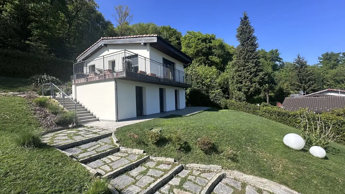 Single house for sale - 6914 Carona