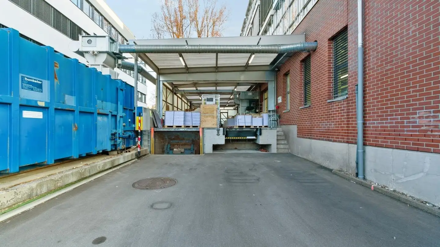 Grand magasin à louer - Sihlbruggstrasse 105a, 6340 Baar - Photo 3