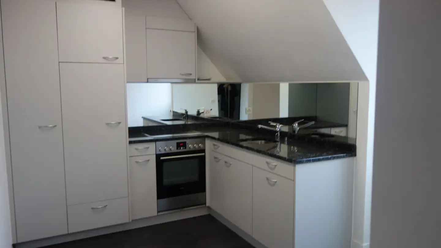 Attic flat for rent - Weissensteinstrasse 64, 3007 Bern - Photo 2