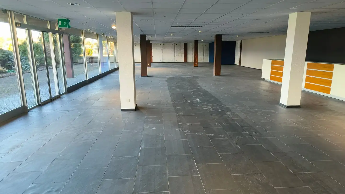 Shop for rent - Büetigenstrasse 74, 2557 Studen BE