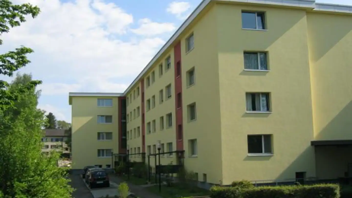 Place de parking extérieure à louer - Alte Gfennstrasse, 8600 Dübendorf