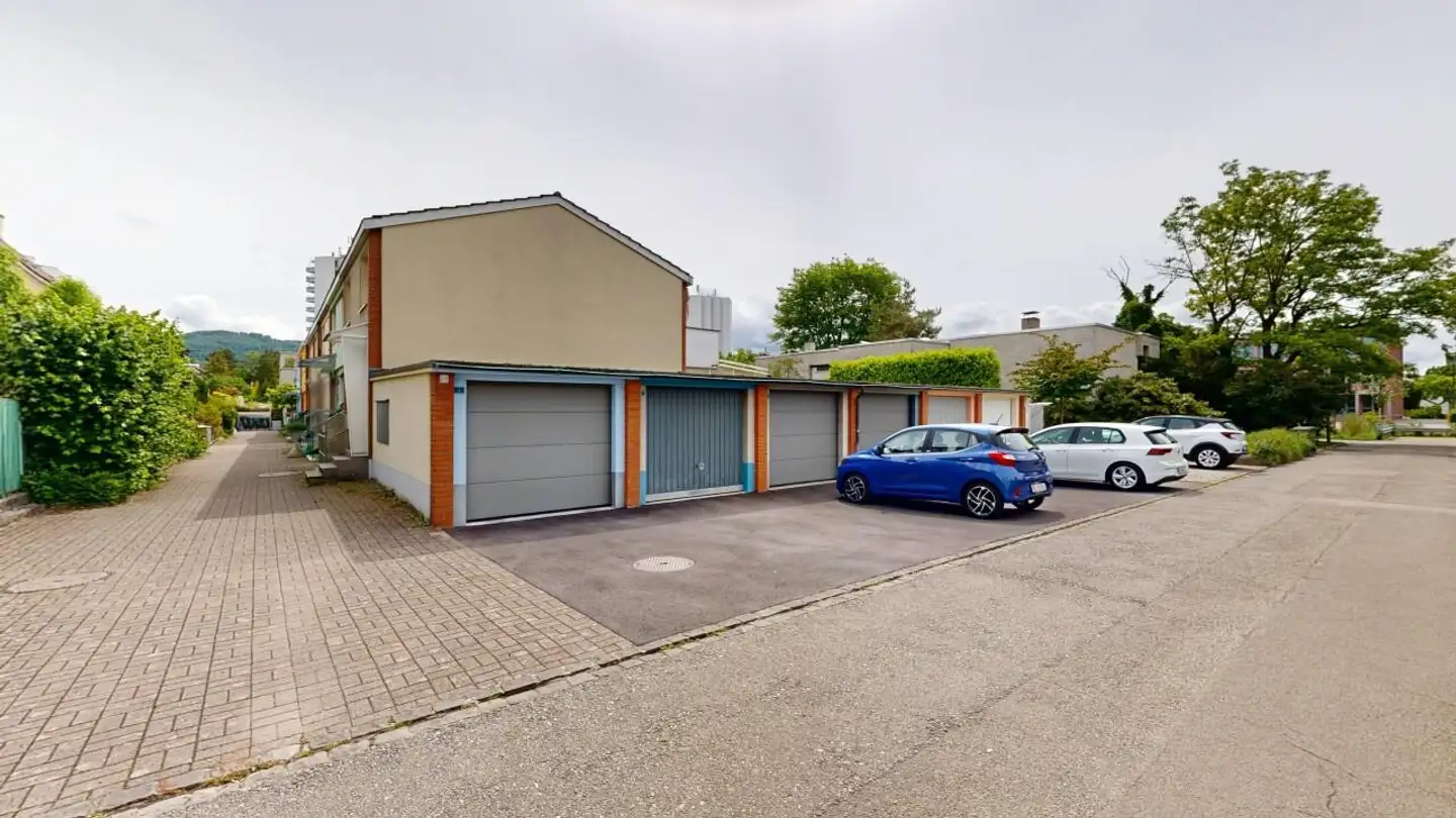 Row house for sale - 4153 Reinach BL - Photo 3
