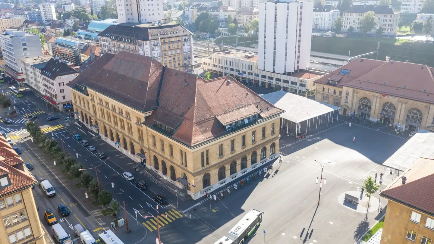 Commercial for rent - Avenue Léopold-Robert 63, 2300 La Chaux-de-Fonds