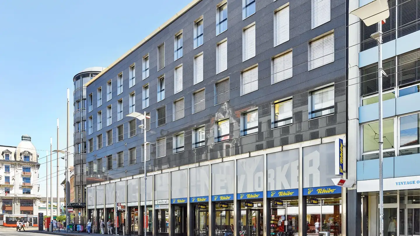 Grande magazzino in affitto - Rue De La Gare / Bahnhofstrasse 54, 2502 Biel/Bienne - Foto 2