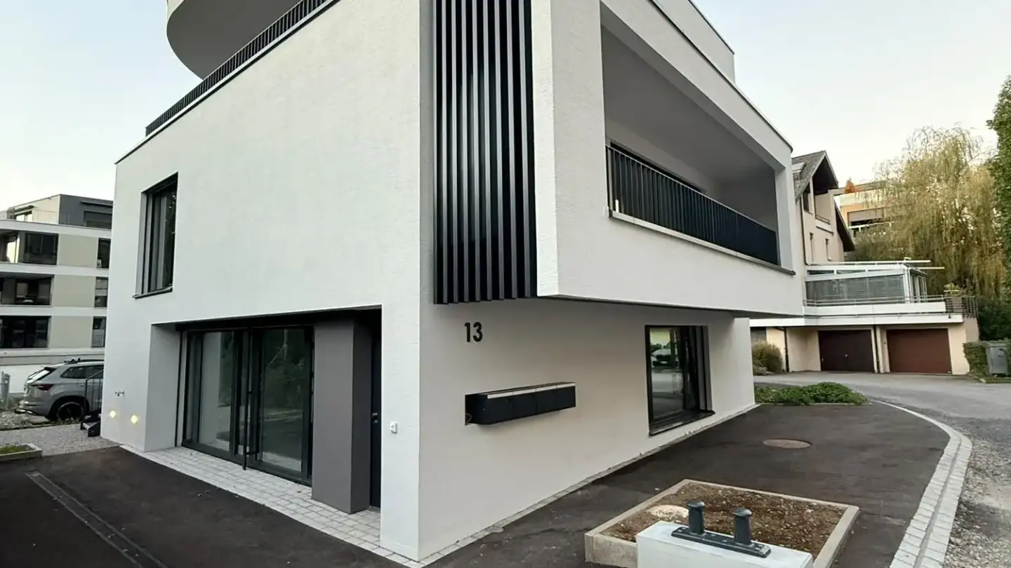 Commercial à louer - Neugüetliweg 13, 8806 Bäch SZ