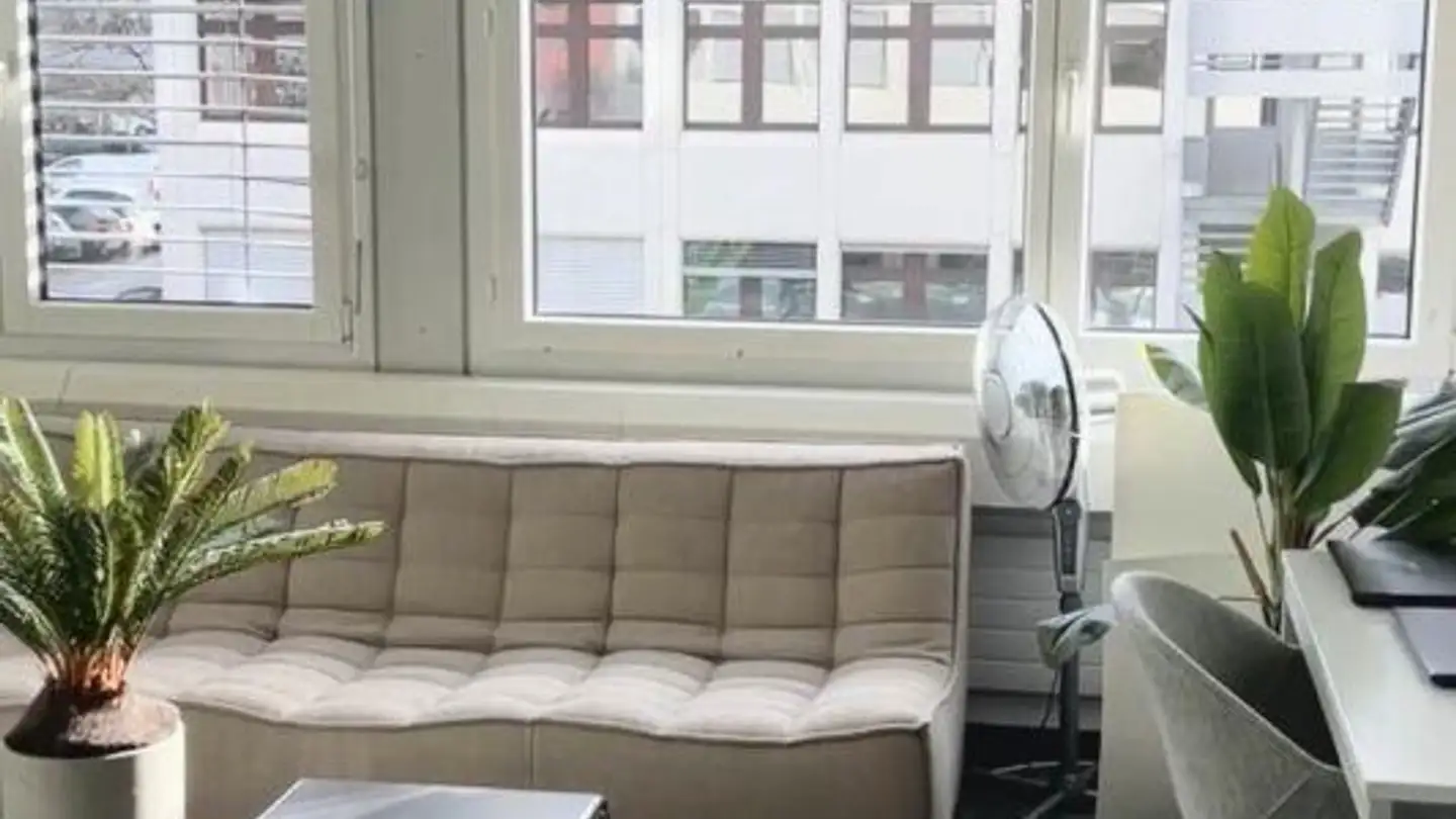 Office space for rent - Industriestrasse 25, 8604 Volketswil