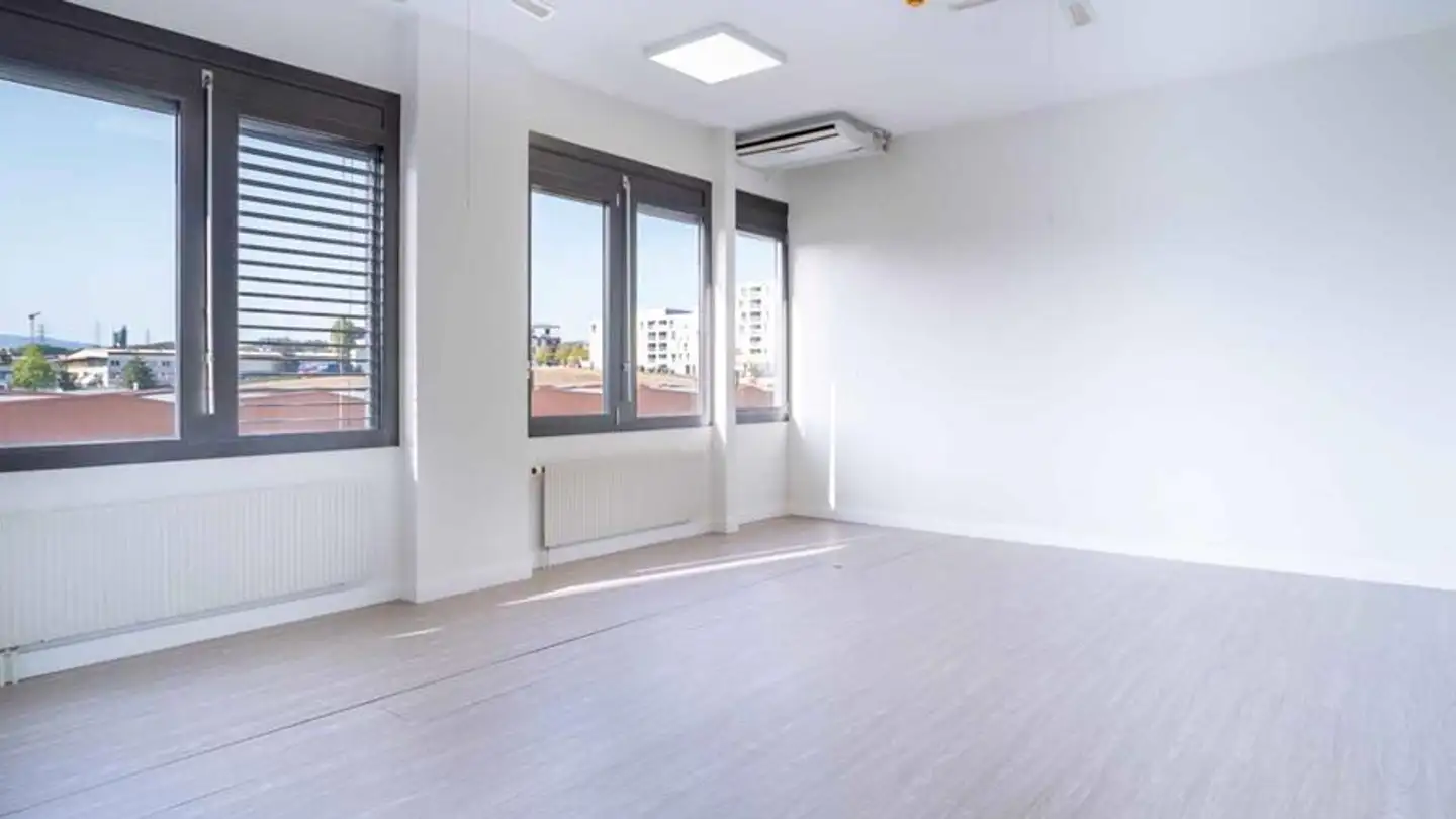 Office space for rent - 1023 Crissier