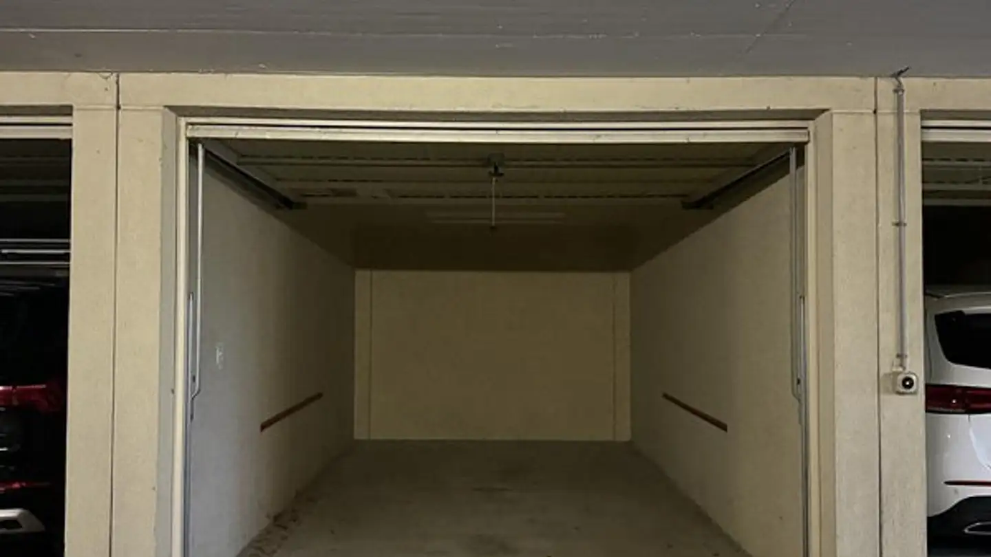 Single garage for rent - Allmendweg 11, 6330 Cham