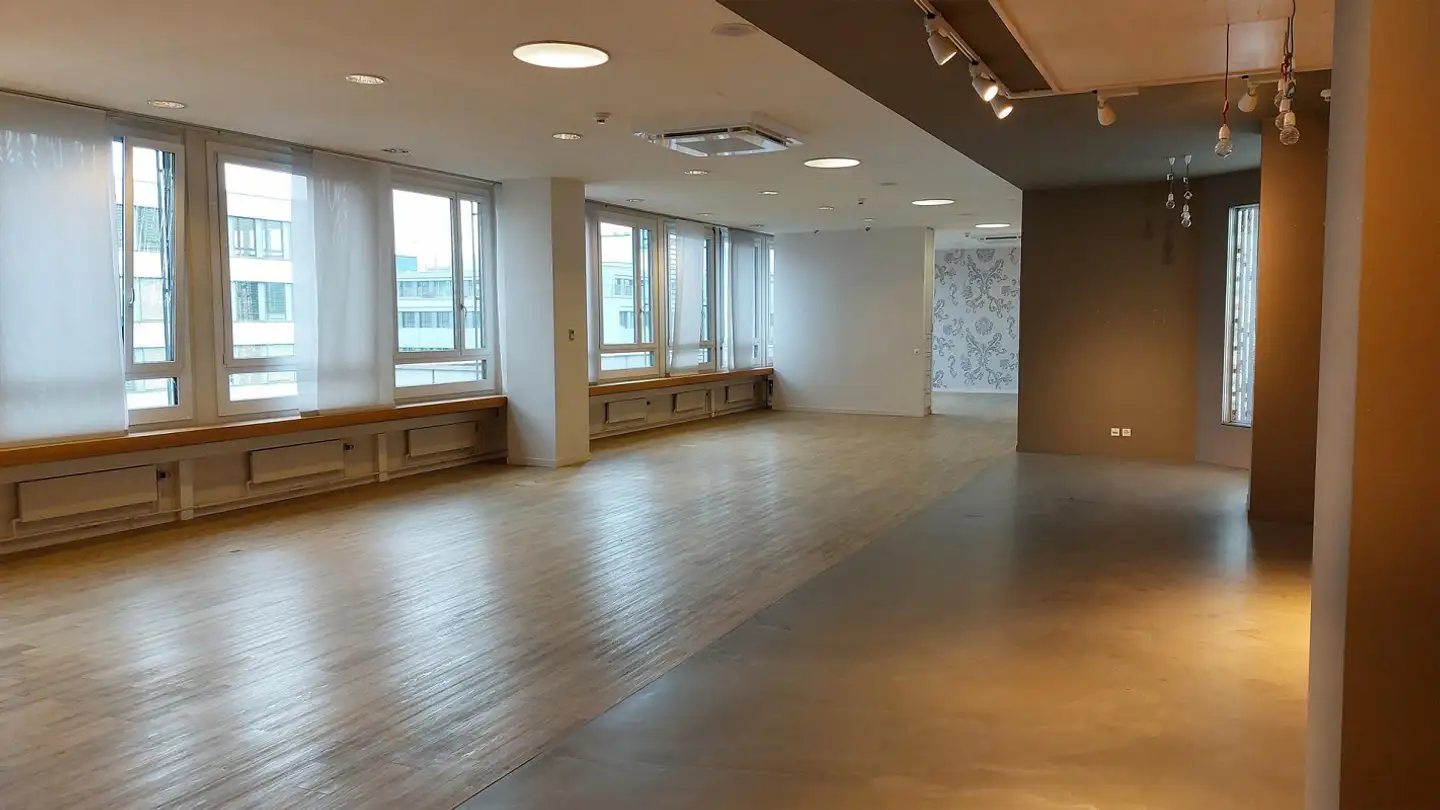 Commerciale in affitto - Thurgauerstrasse 113, 8152 Glattpark (Opfikon)