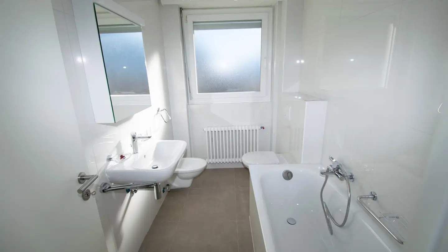 Apartment for rent - Via Generale Guisan 10, 6710 Biasca - Photo 4