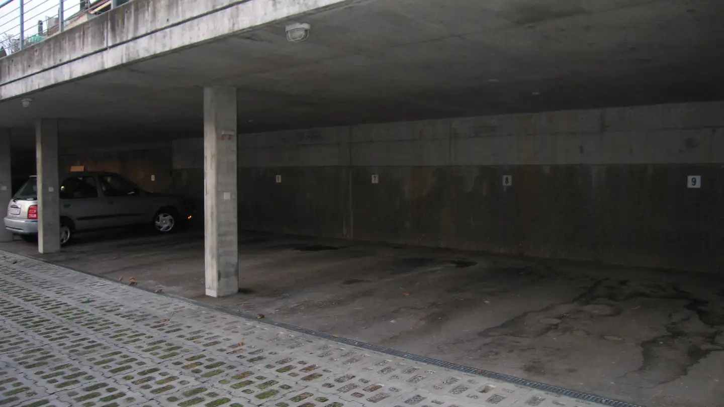 Place de parking couverte à louer - Limmattalstrasse 53, 8954 Geroldswil