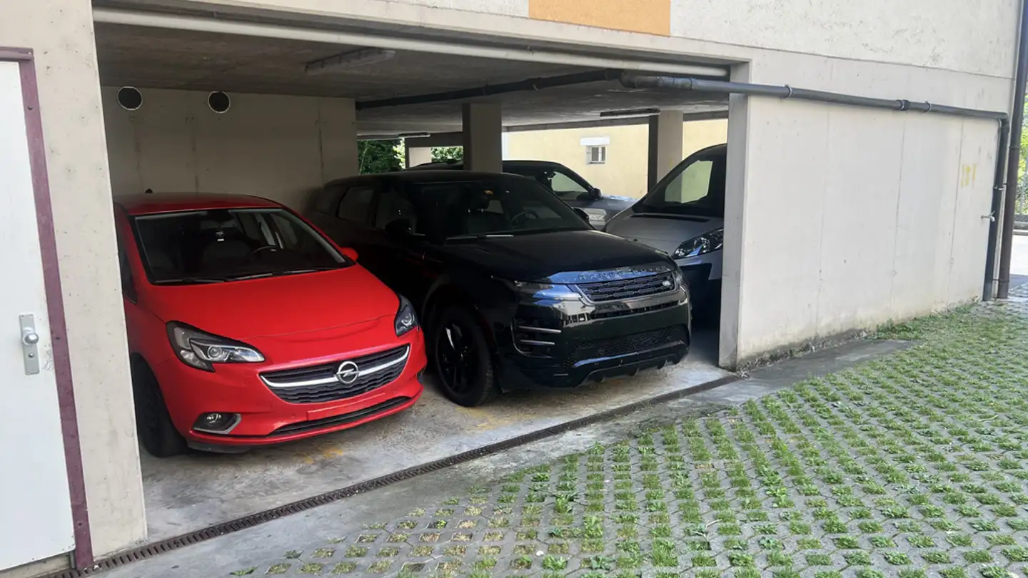 Covered parking space for rent - Chemin Du Grandchamp 5, 1018 Lausanne - Photo 2