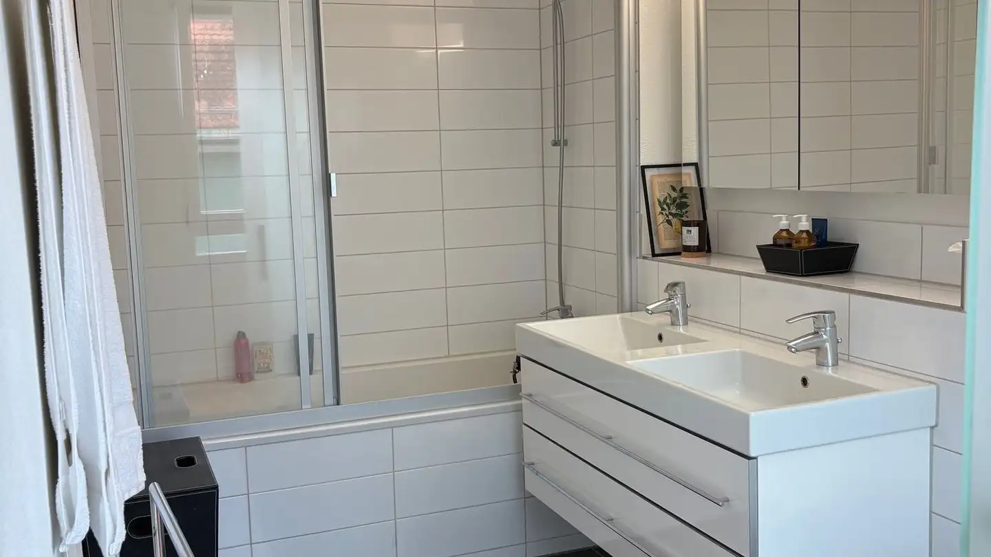 Wohnung mieten - Staffelstrasse, 8045 Zürich