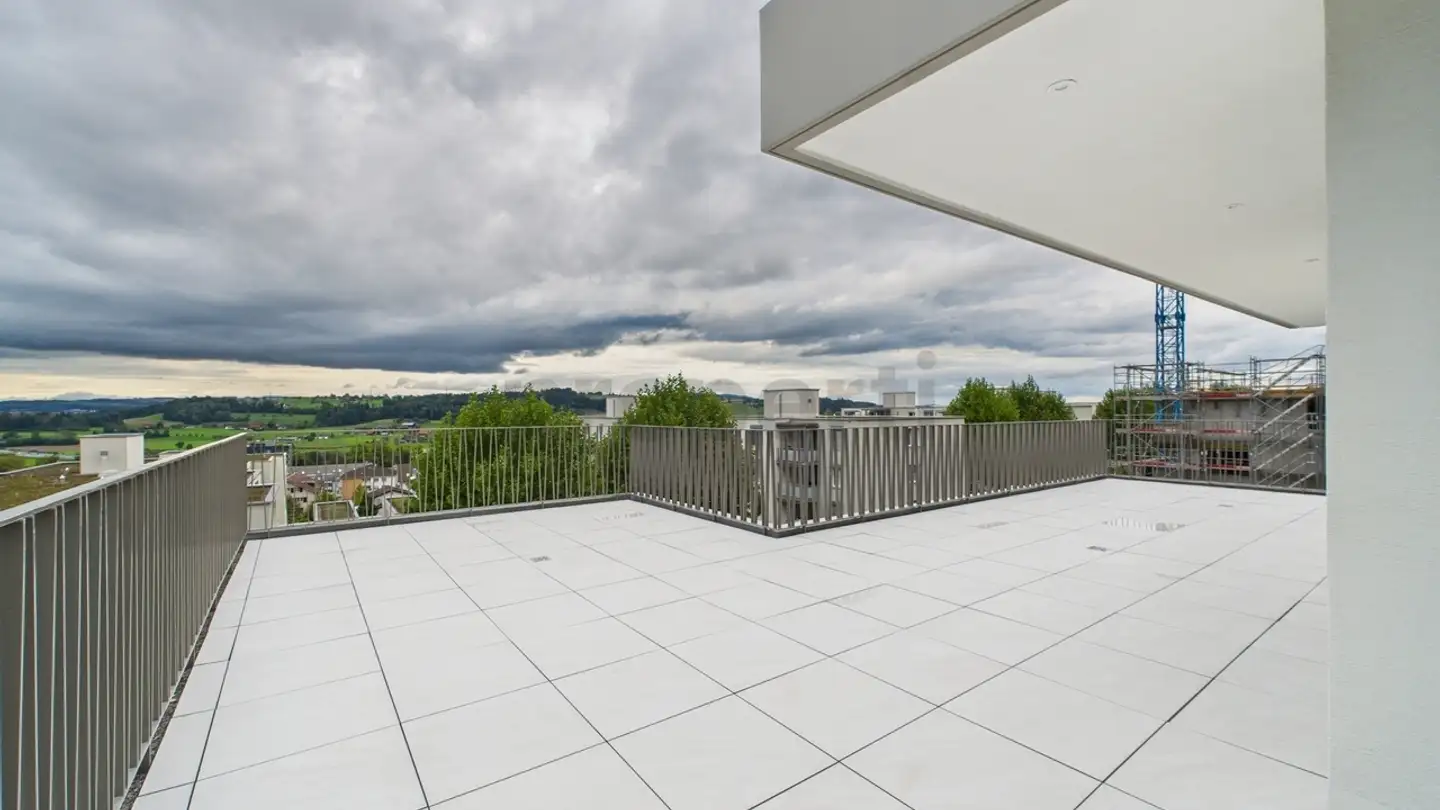 Penthouse for rent - 6037 Root