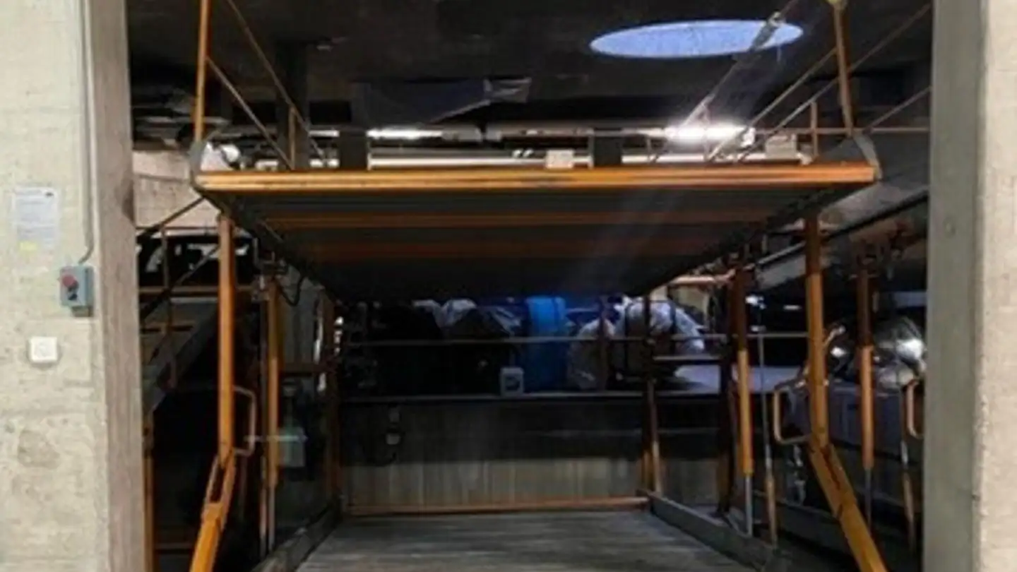 Garage singolo in affitto - Avenue Des Alpes 6, 3960 Sierre