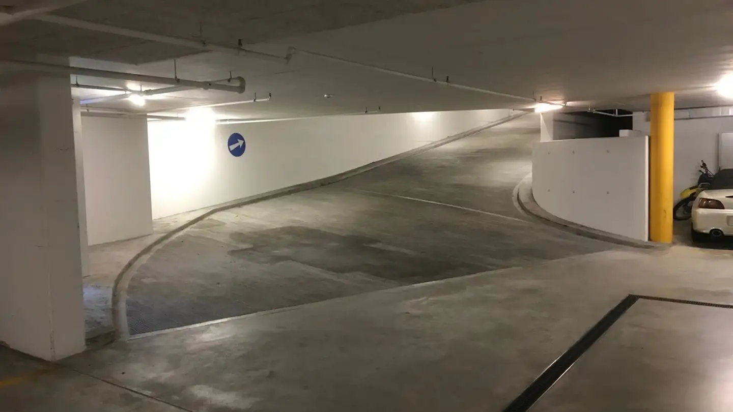 Tiefgaragenstellplatz mieten - Huobstrasse, 8808 Pfäffikon SZ - Foto 3
