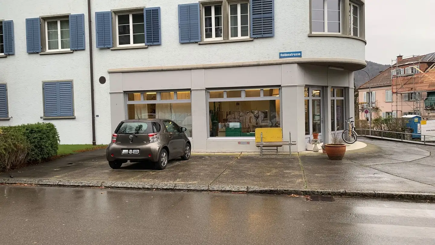 Place de parking extérieure à louer - Bühlstrasse 21, 8055 Zürich