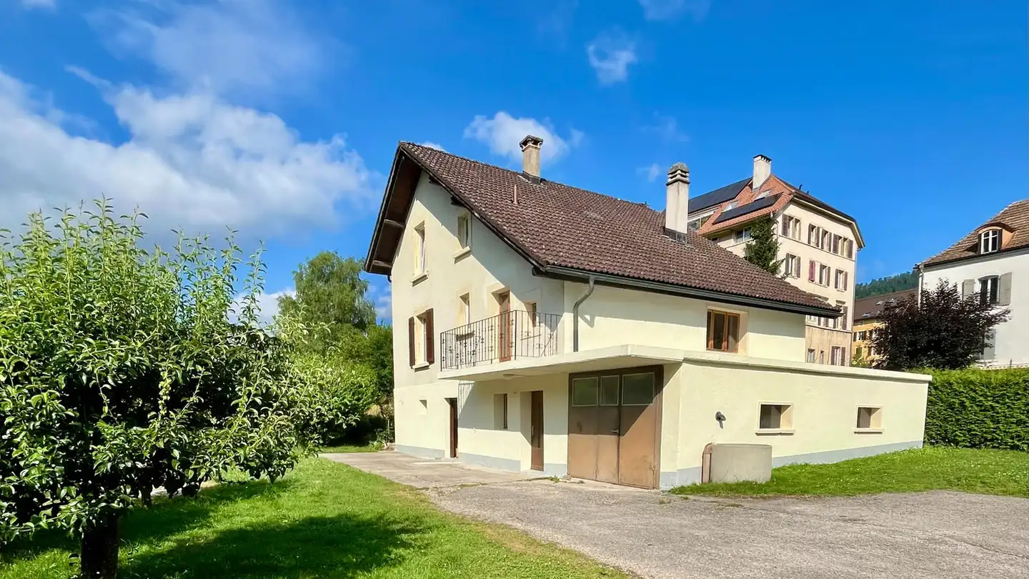 Single house for rent - 2105 Travers