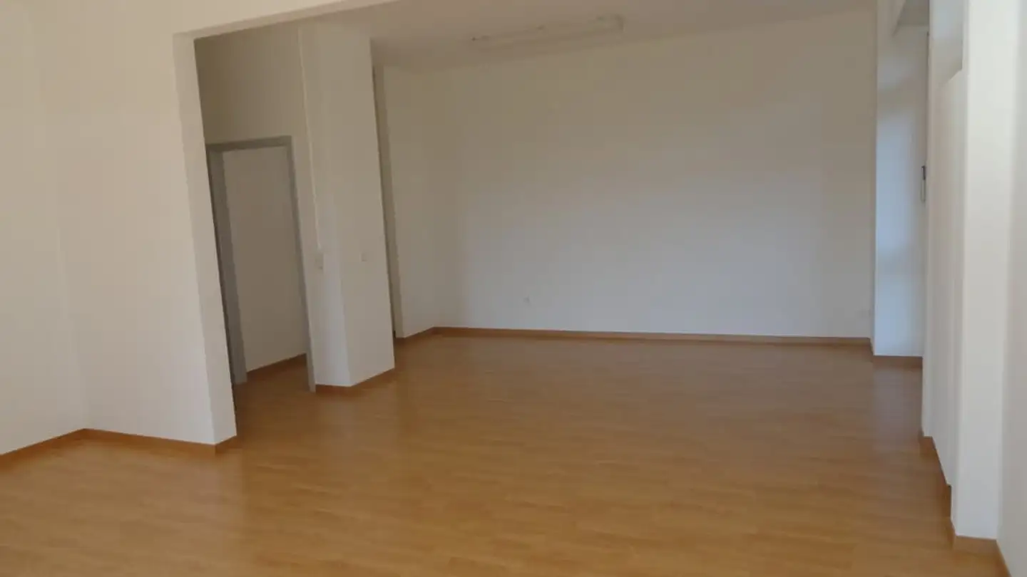 Commercial for rent - Rue Pierre Péquignat 7, 2942 Alle - Photo 3
