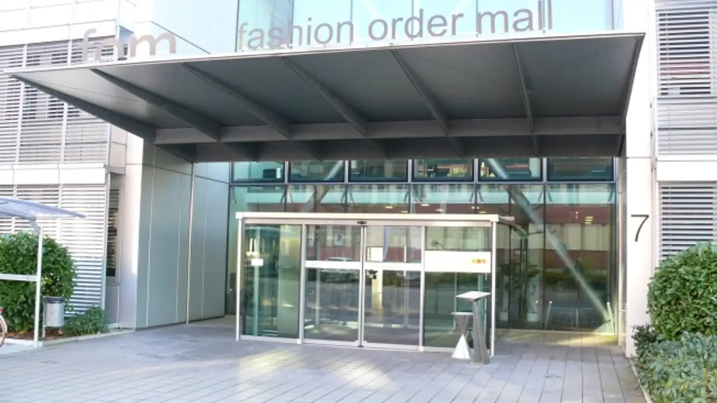 Office space for rent - Pfadackerstrasse 7, 8957 Spreitenbach