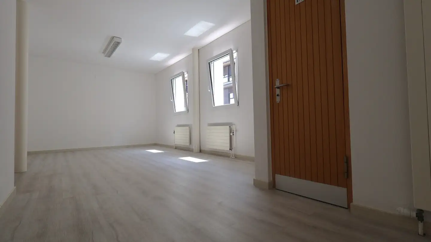 Spazio ufficio in affitto - Via Dante Alighieri 25, 6830 Chiasso - Photo 3