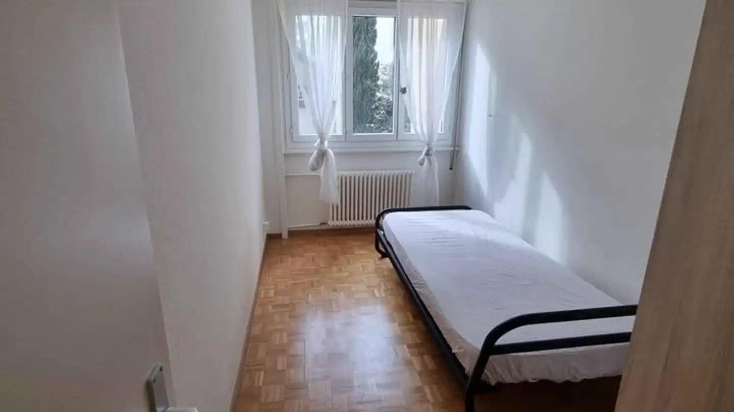 Single room for rent - 1227 Les Acacias