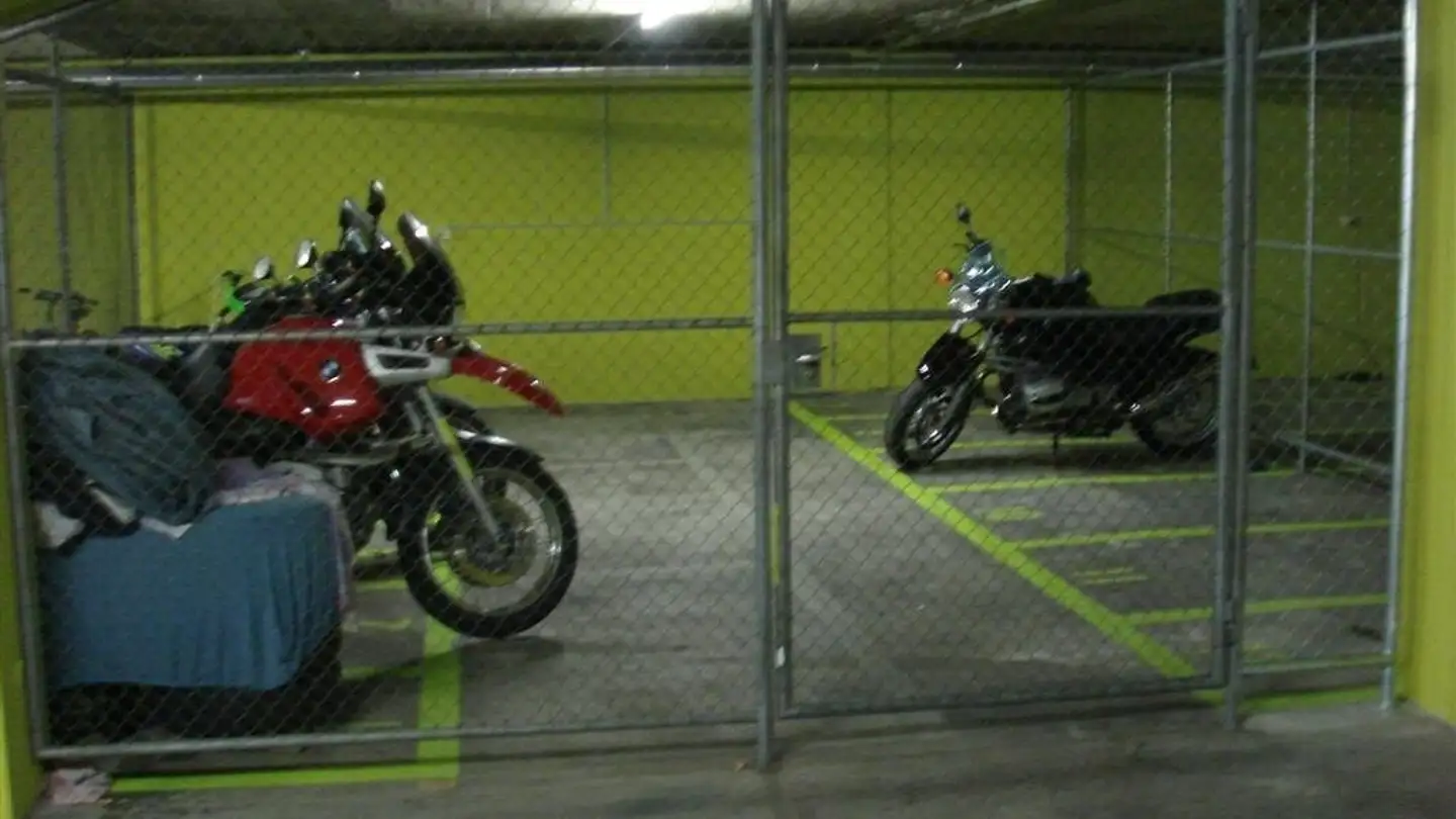 Indoor motorbike parking space for rent - Landschreiberstrasse, 5415 Nussbaumen AG