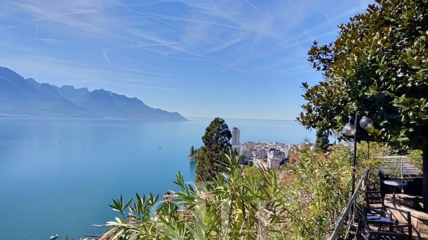 Residential building for sale - 1820 Montreux - Photo 2